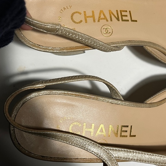 CHANEL Women's Gold and Black Slingback Heels - Picture 8 of 10